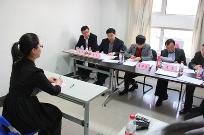 “沒錯，電子廠招聘信息中求職者就該大膽問結(jié)果。”